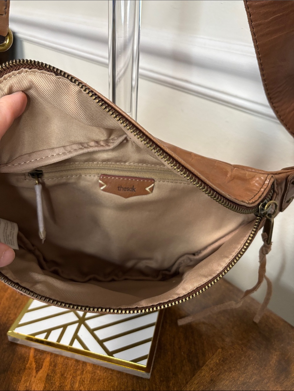 The SAK TAN LEATHER BELT BAG/ CROSSBODY WITH EMBROIDERED ACCENTS & DAISY CHARM - Picture 11 of 16